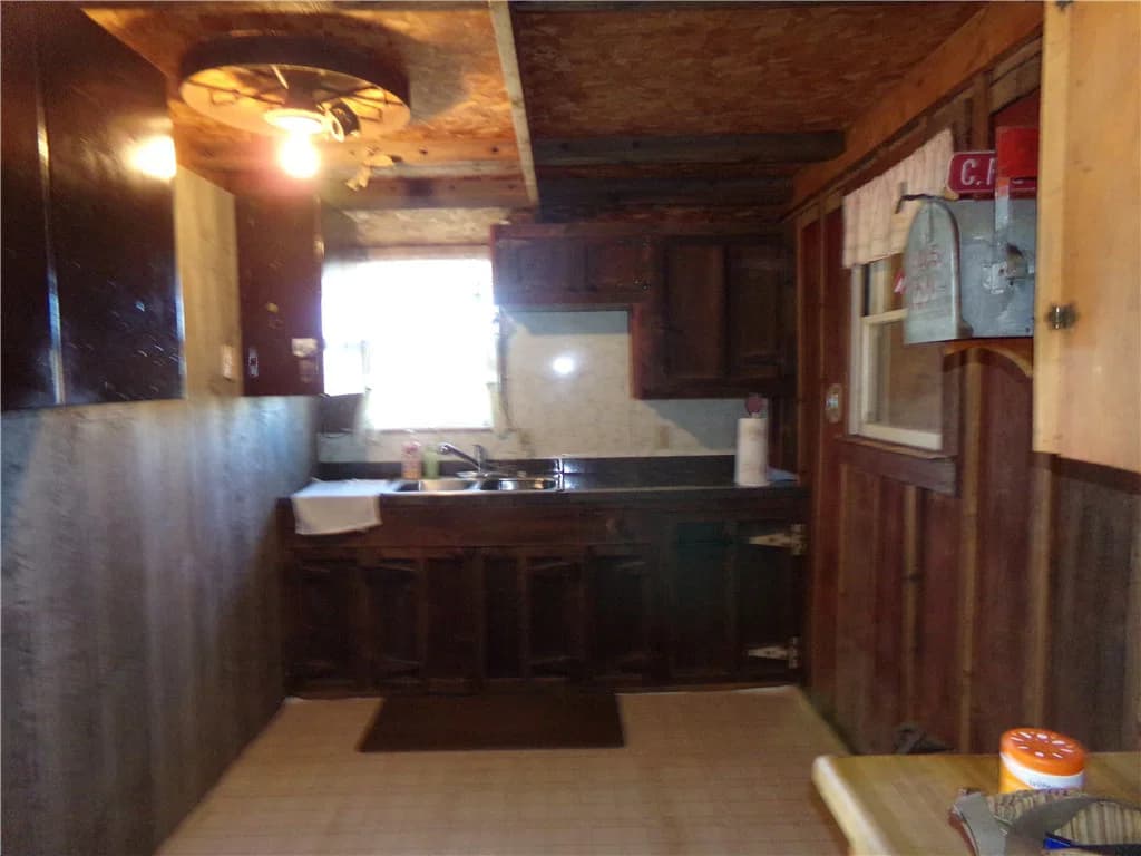 2405 E 1600th Avenue, Altamont — interior or exterior view, photo 6 of 23