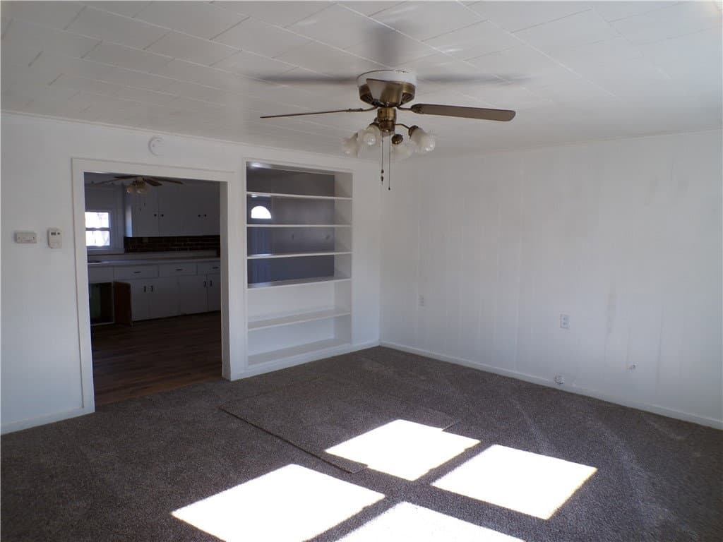 511 W South 10th Street, Shelbyville — interior or exterior view, photo 2 of 12