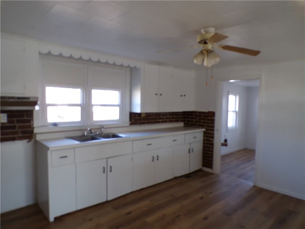 511 W South 10th Street, Shelbyville — interior or exterior view, photo 4 of 12