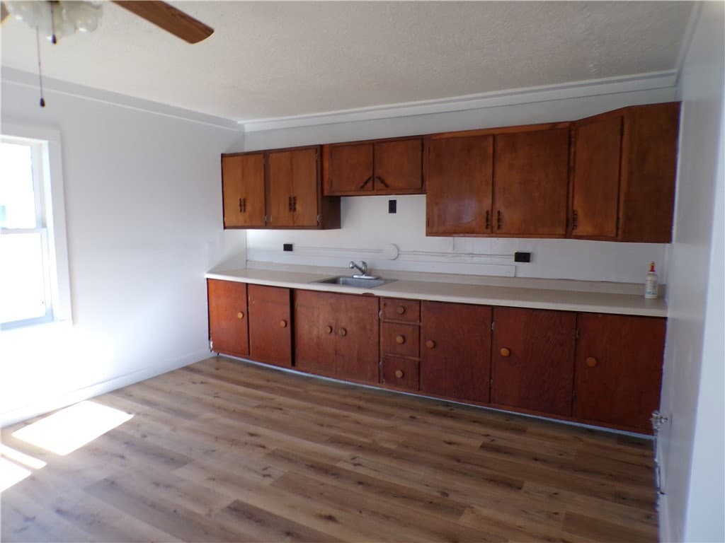 515 W South 10th Street, Shelbyville — interior or exterior view, photo 3 of 10