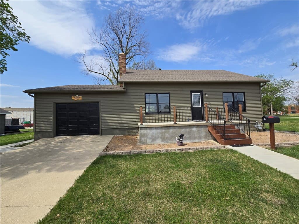 509 South Street, Effingham — interior or exterior view, photo 2 of 20