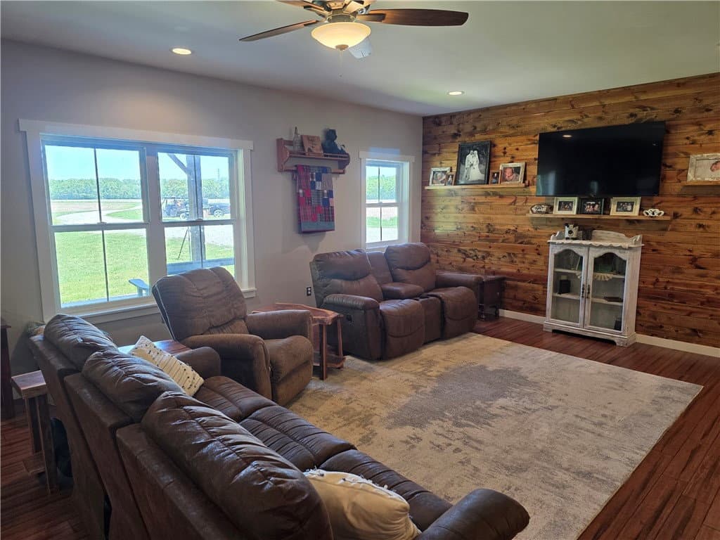 3082 E 300 North Road, Stewardson — interior or exterior view, photo 2 of 40