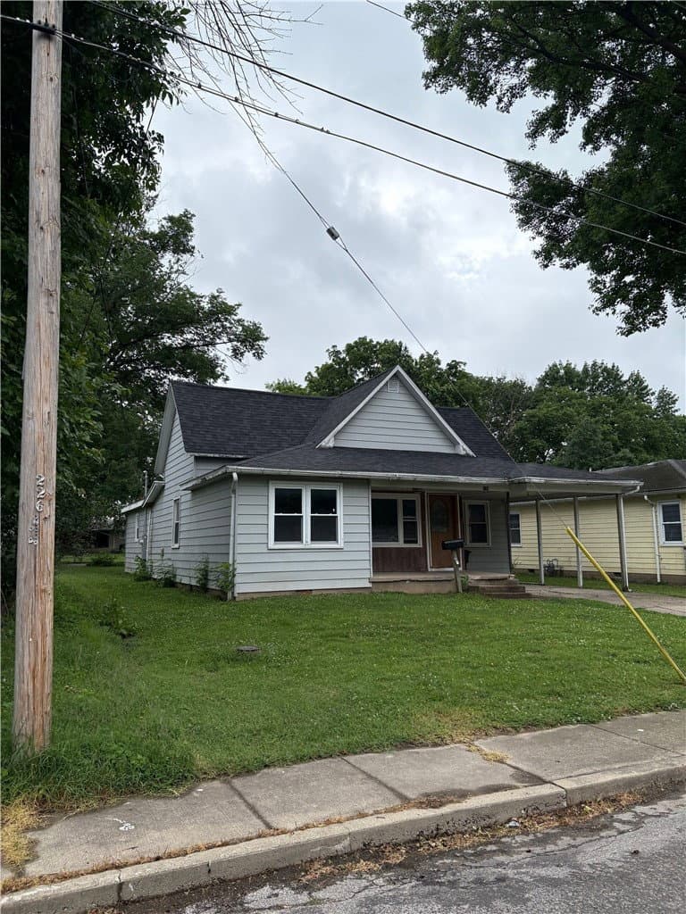 1012 N Walnut Street, St Elmo — interior or exterior view, photo 4 of 6