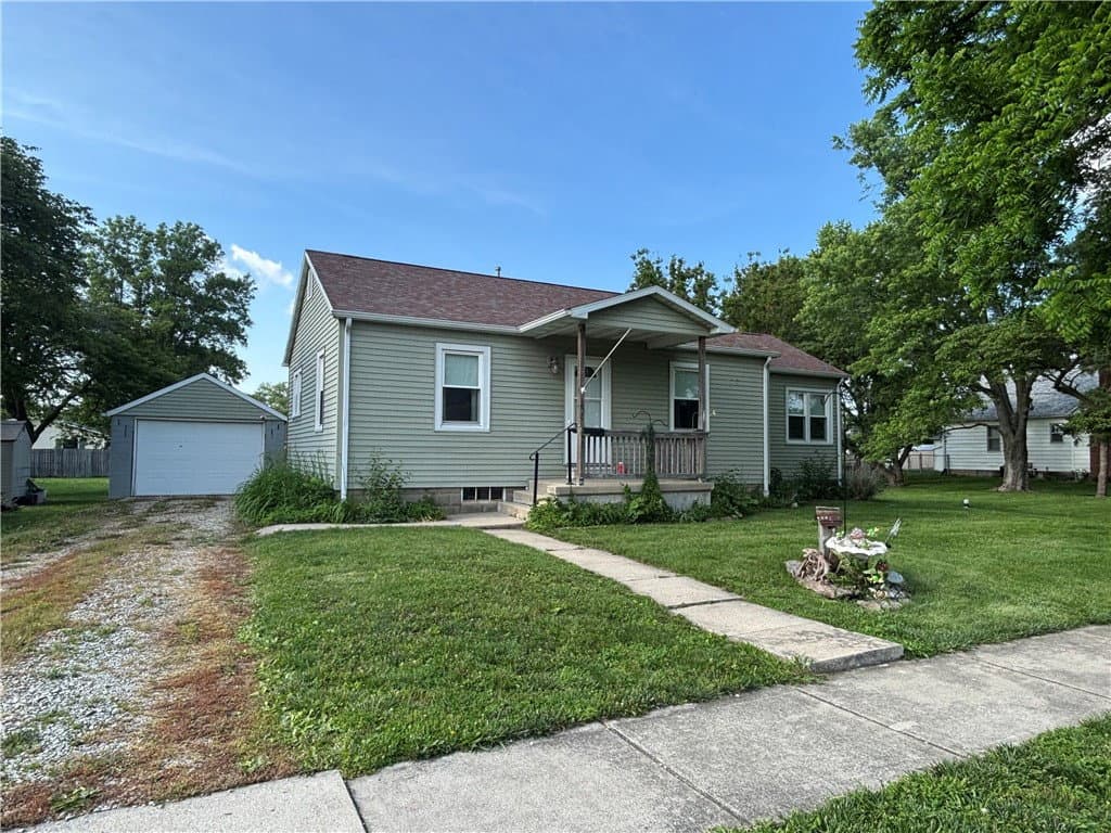 1204 Minnesota Avenue, Windsor, IL 61957 — exterior