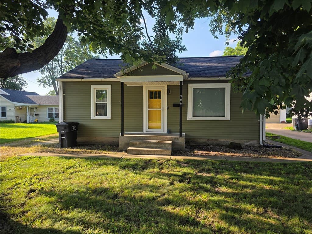 906 W Franklin Avenue, Effingham, IL 62401 — exterior