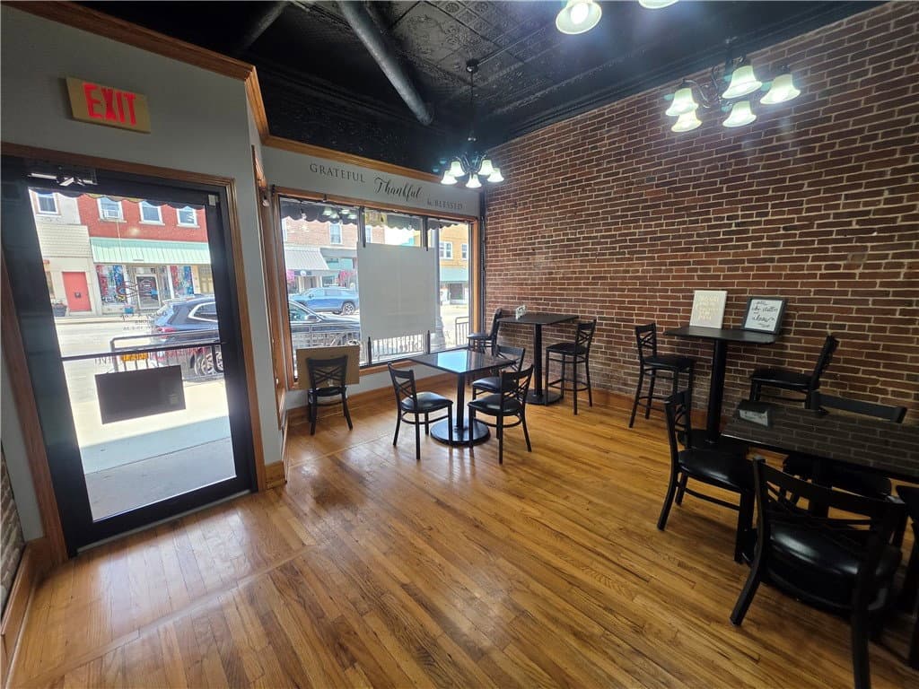 118 Main Street, Shelbyville — interior or exterior view, photo 5 of 31