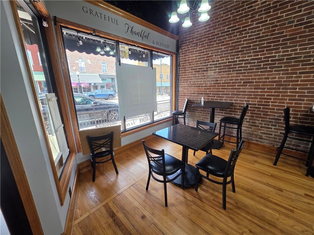 118 Main Street, Shelbyville — interior or exterior view, photo 6 of 31