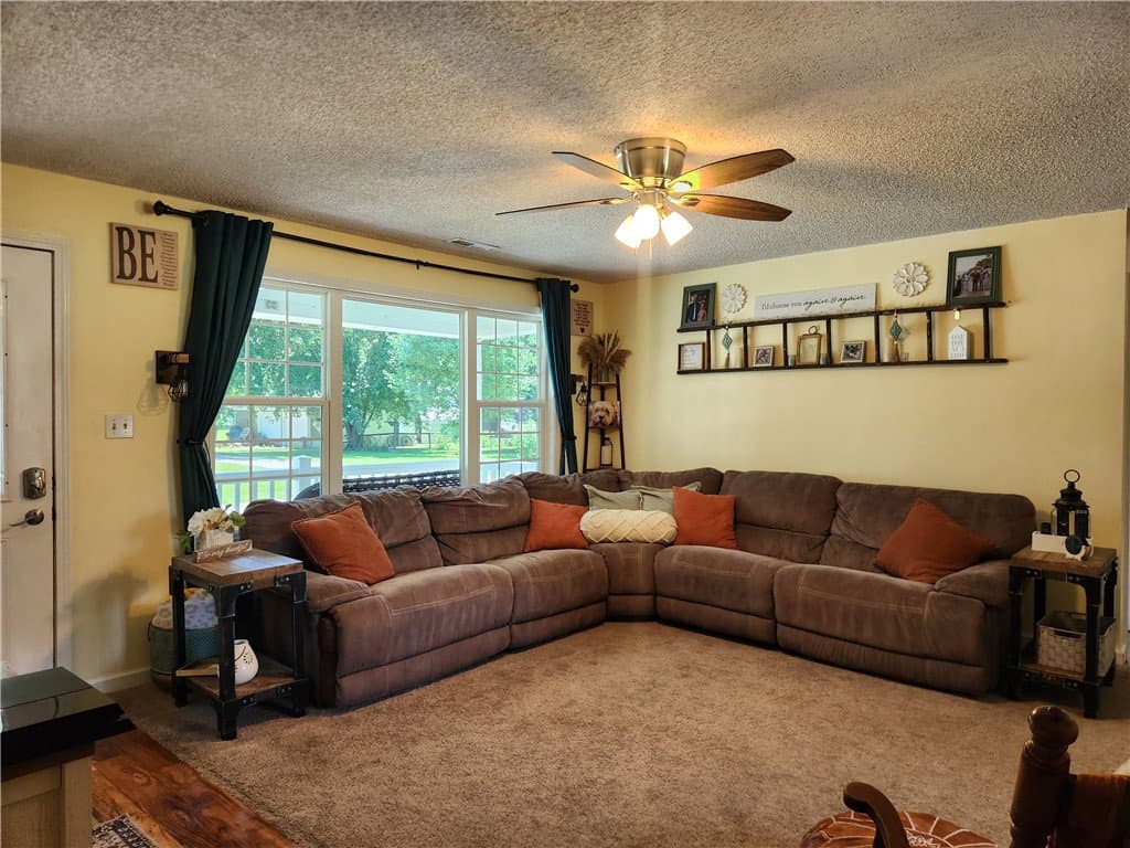 203 N Wall Street, Findlay — interior or exterior view, photo 3 of 29