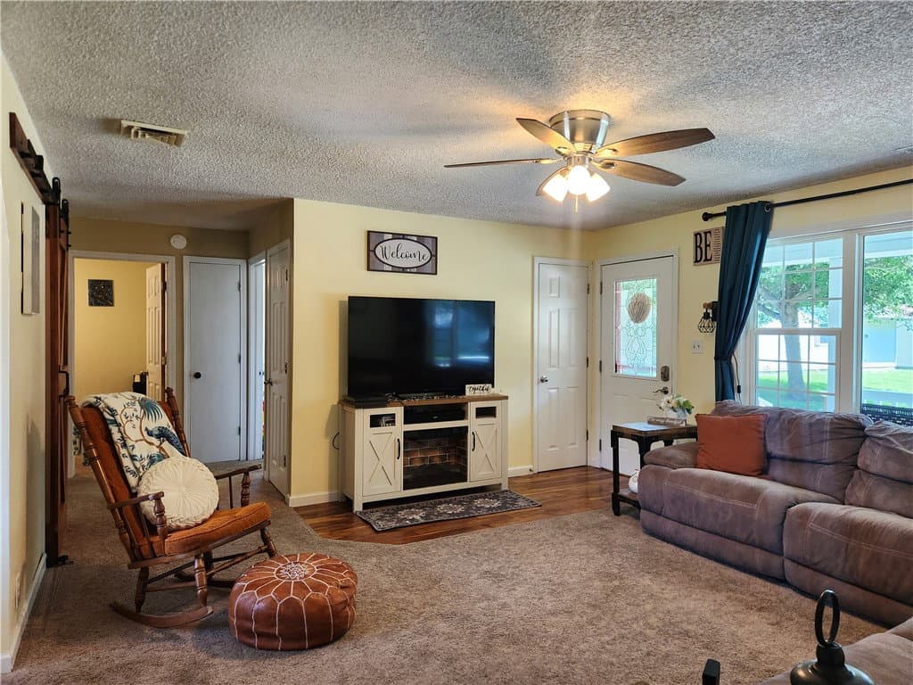 203 N Wall Street, Findlay — interior or exterior view, photo 4 of 29