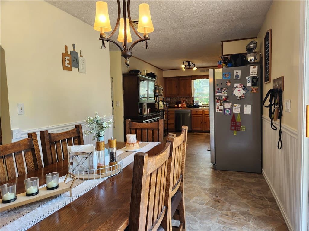 203 N Wall Street, Findlay — interior or exterior view, photo 7 of 29