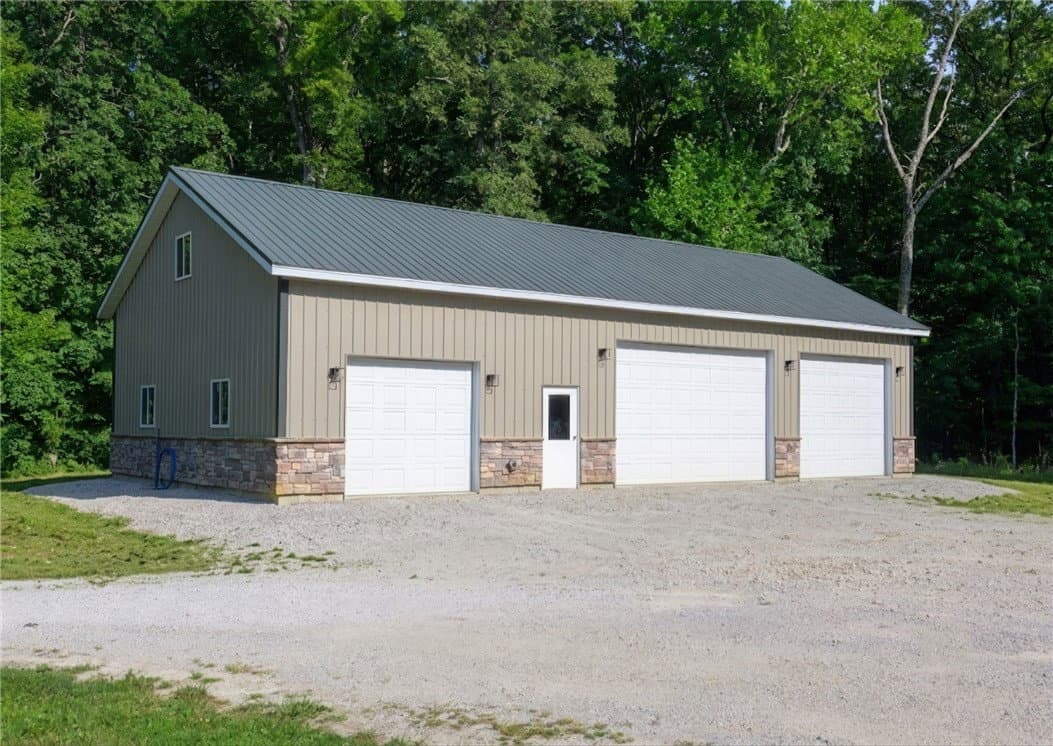 4 Woodbird Drive, Effingham — interior or exterior view, photo 4 of 40
