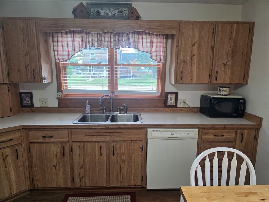 301 E Main Street, Stewardson — interior or exterior view, photo 6 of 46