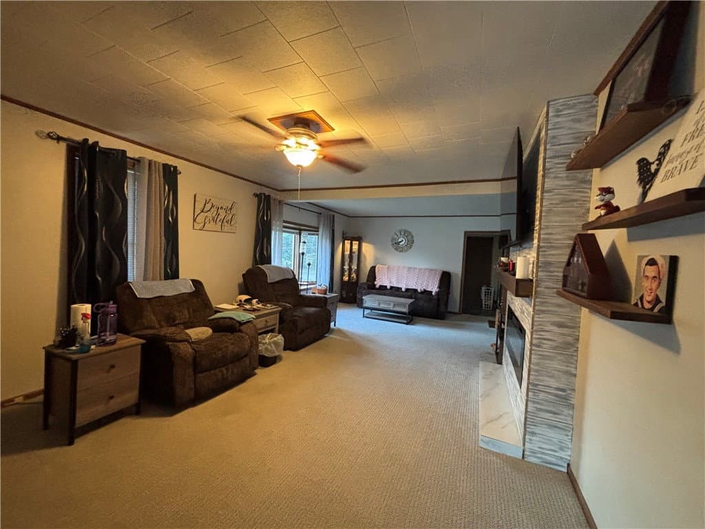 700 N Lodge Street, Shelbyville — interior or exterior view, photo 2 of 21