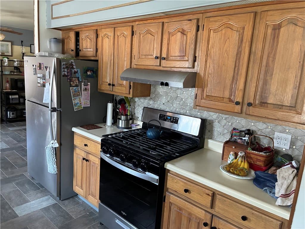 700 N Lodge Street, Shelbyville — interior or exterior view, photo 6 of 21