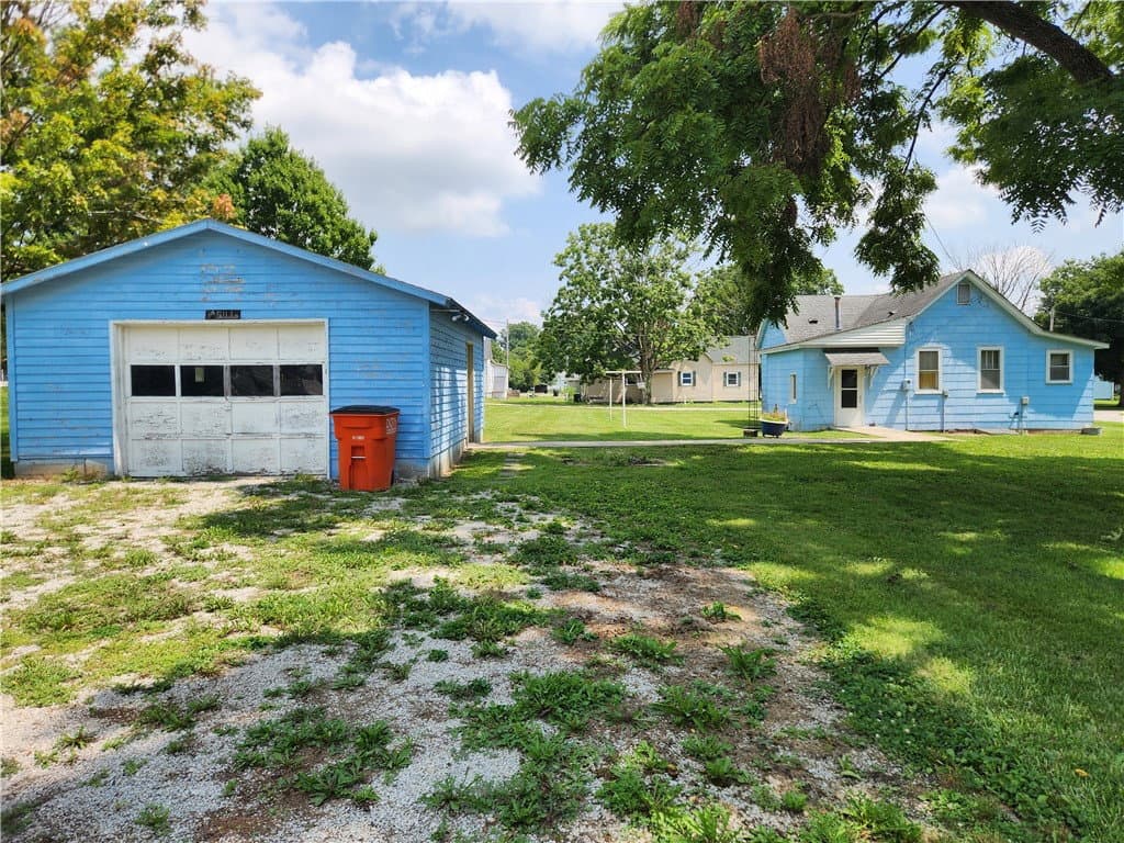 601 W North 5th Street, Shelbyville — interior or exterior view, photo 3 of 18