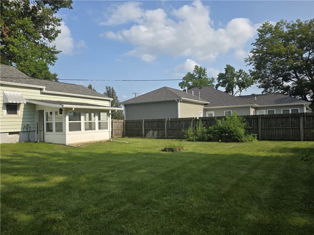 215 N Beech Street, Arthur — interior or exterior view, photo 3 of 32