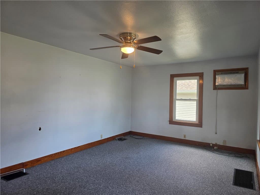 215 N Beech Street, Arthur — interior or exterior view, photo 7 of 32