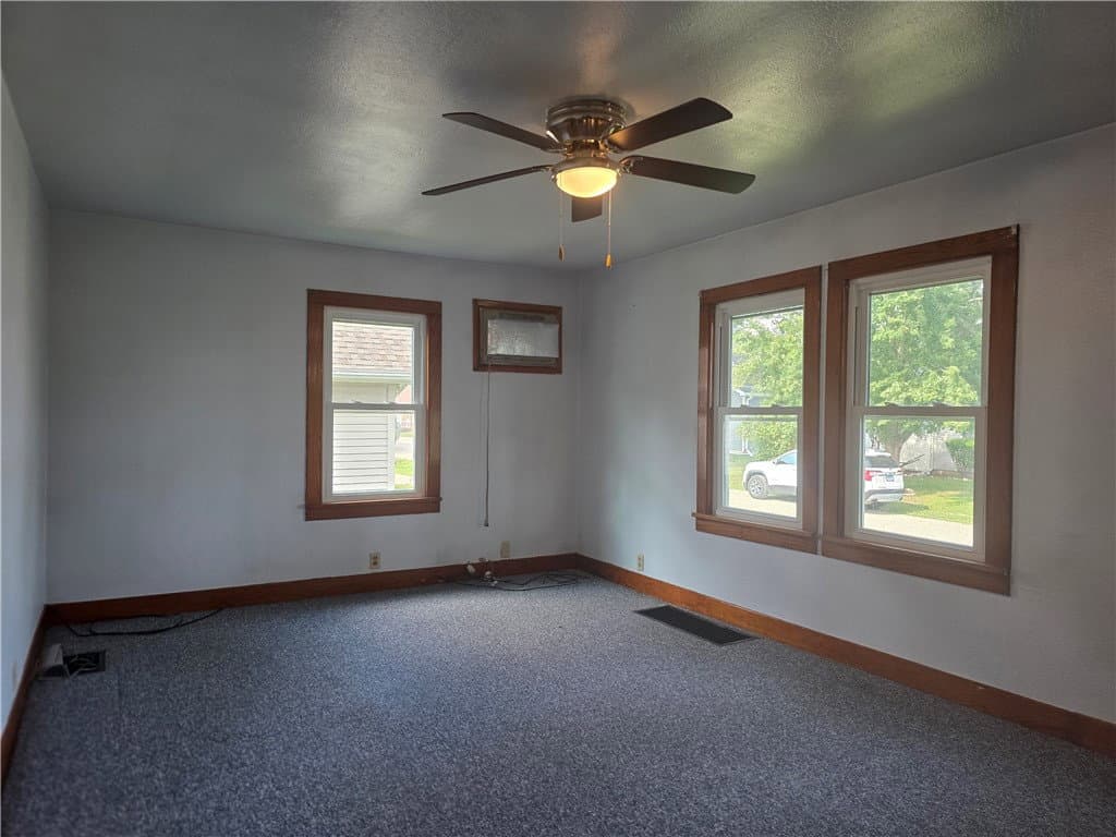 215 N Beech Street, Arthur — interior or exterior view, photo 8 of 32