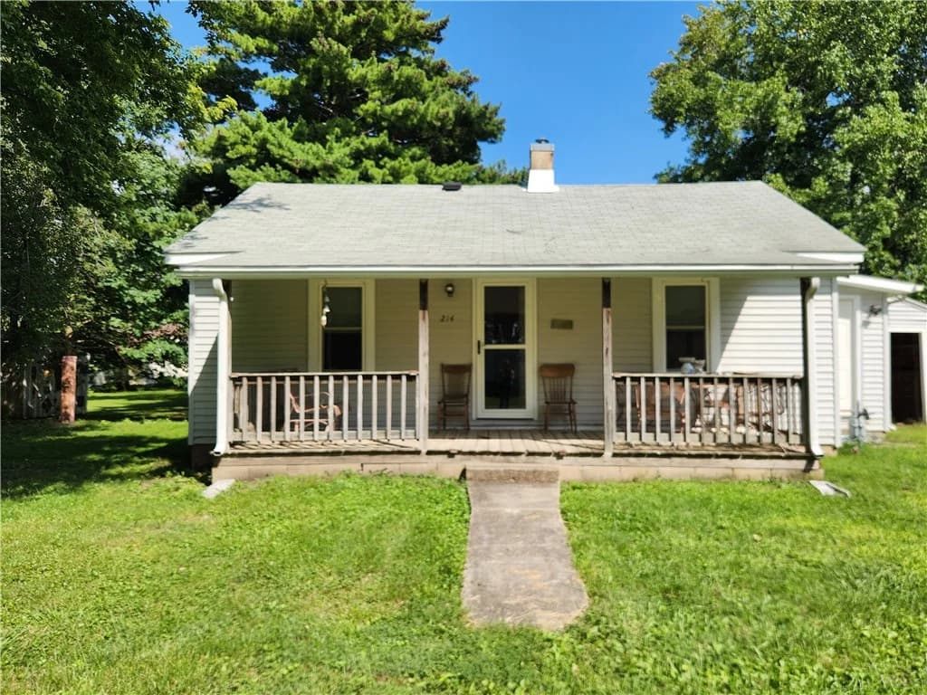 214 S Hale Street, Bethany, IL 61914 — exterior