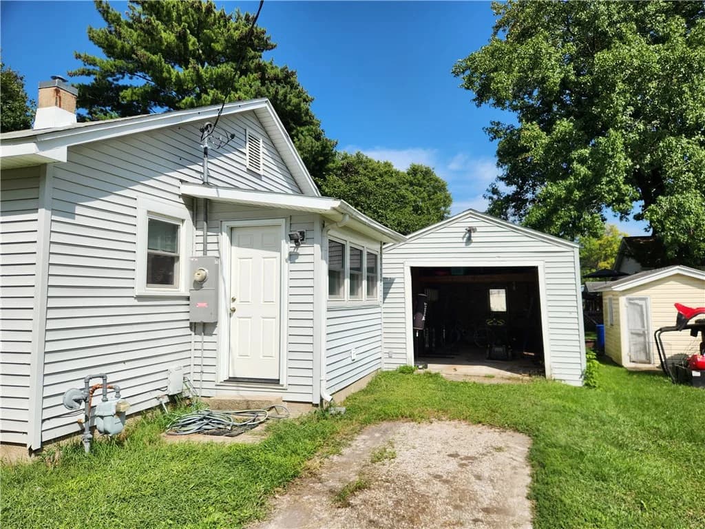 214 S Hale Street, Bethany — interior or exterior view, photo 4 of 22