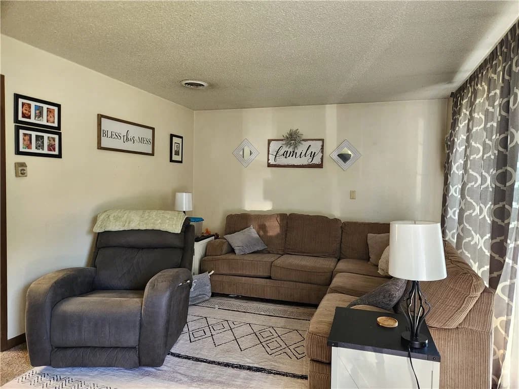 413 W South 4th Street, Shelbyville — interior or exterior view, photo 3 of 14
