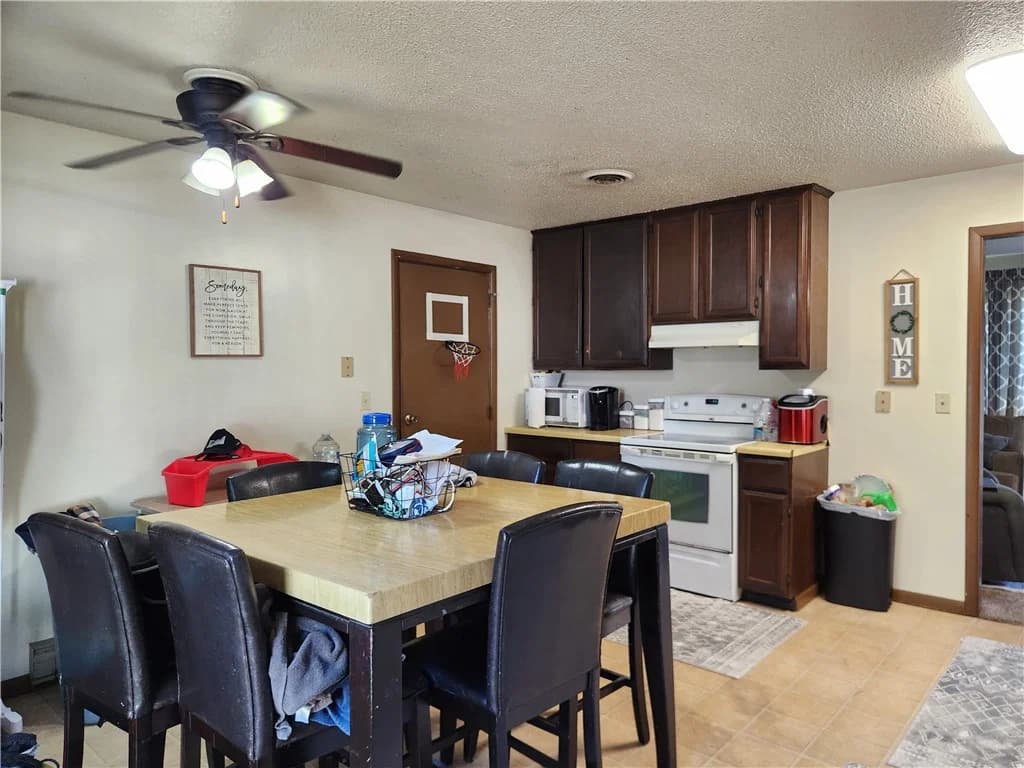 413 W South 4th Street, Shelbyville — interior or exterior view, photo 7 of 14