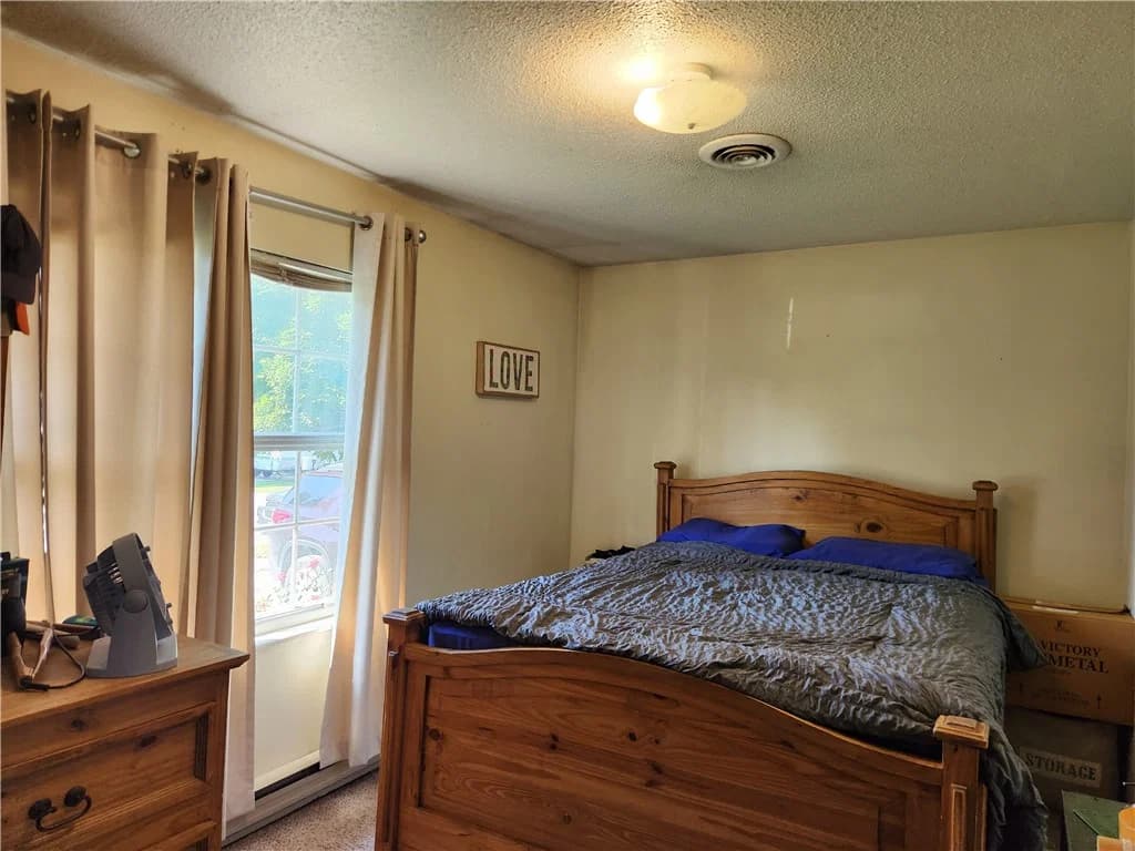 413 W South 4th Street, Shelbyville — interior or exterior view, photo 8 of 14