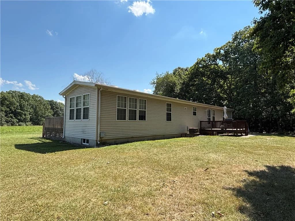 2121 E 1500 North Road, Shelbyville — interior or exterior view, photo 4 of 27