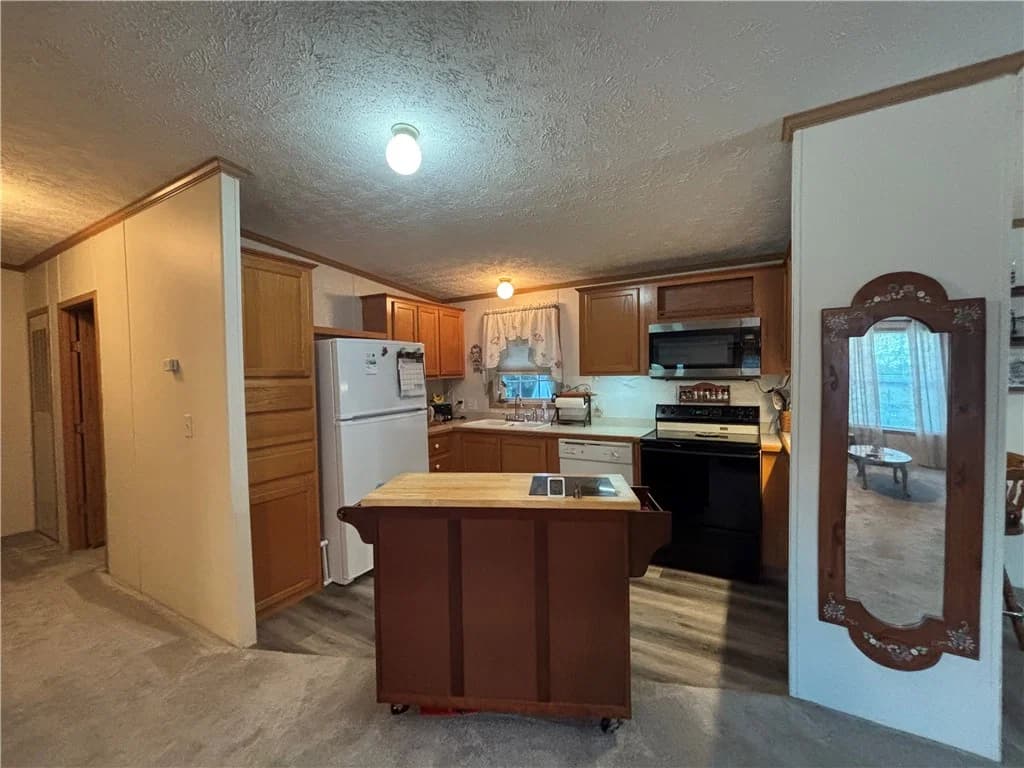 2121 E 1500 North Road, Shelbyville — interior or exterior view, photo 7 of 27