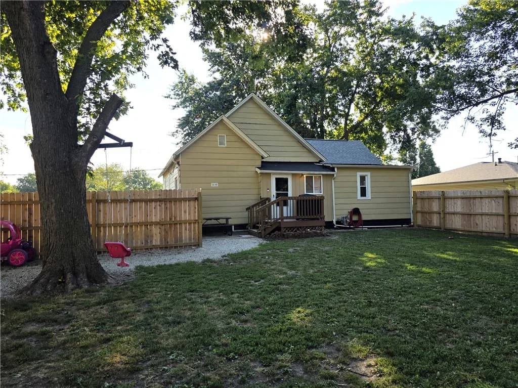 421 N Market Street, Sullivan — interior or exterior view, photo 4 of 34