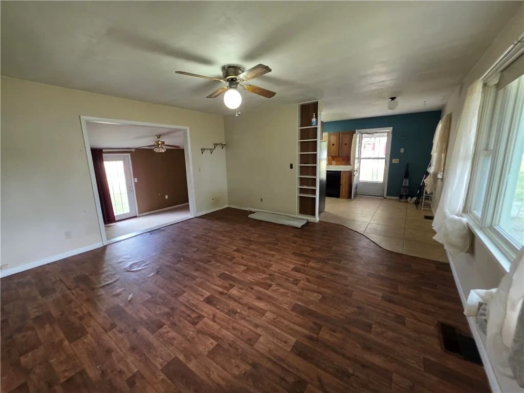 417 E Elm Street, Cowden — interior or exterior view, photo 5 of 21