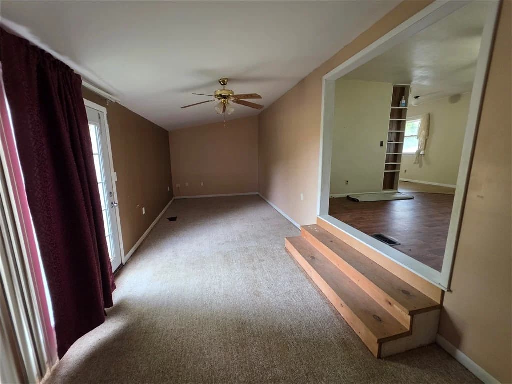 417 E Elm Street, Cowden — interior or exterior view, photo 6 of 21