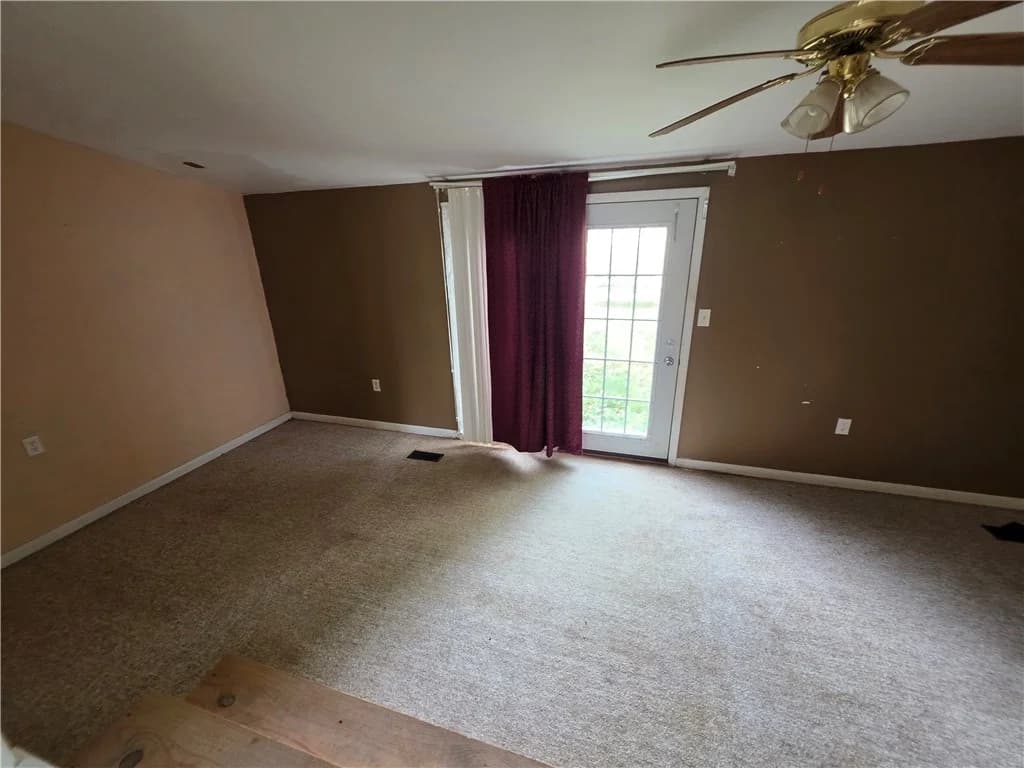 417 E Elm Street, Cowden — interior or exterior view, photo 7 of 21