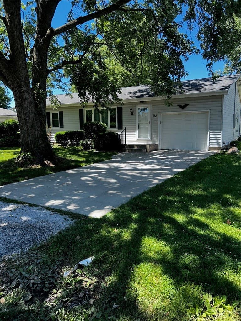1509 W North First Street, Shelbyville