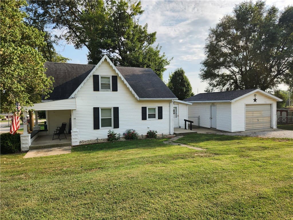 115 E Fillmore Street, Tower Hill, IL 62571 — exterior