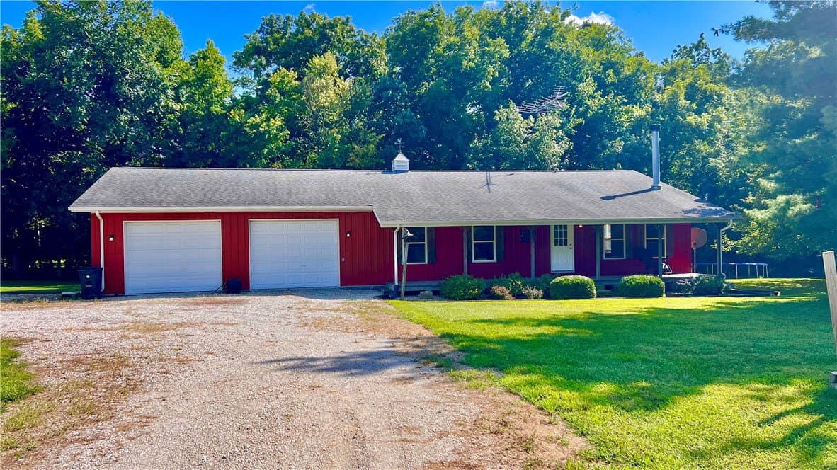 2439 E 1500 North Road, Shelbyville